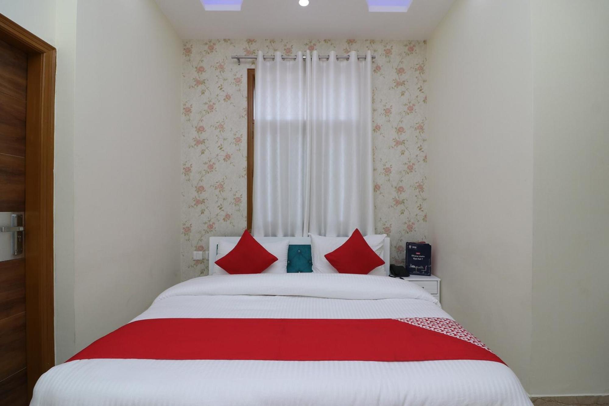 Hotel O The Grand Palace Ghaziabad Luaran gambar